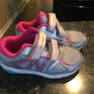 Girl’s New Balance shoes size 7 Wide